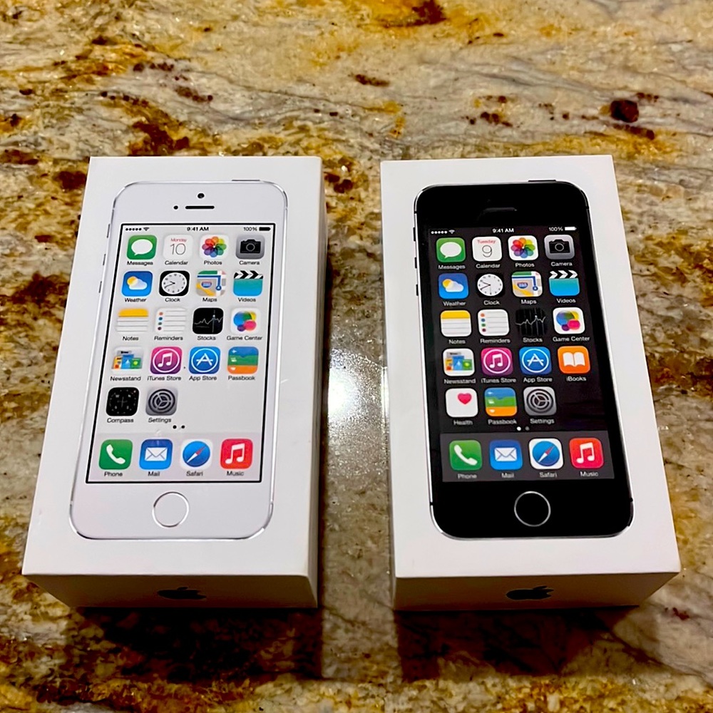 Empty iPhone 5s boxes (2)